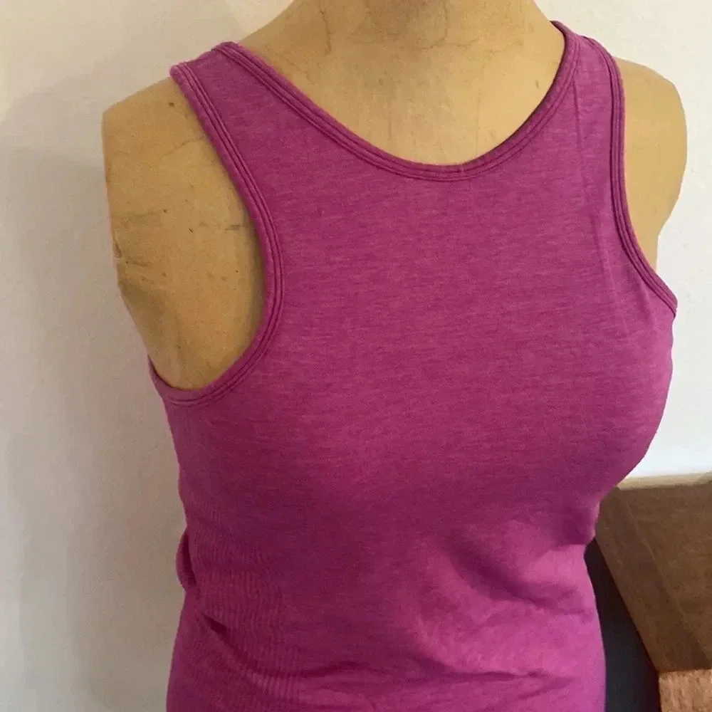 Lululemon sz 8 Seamlessly Covered Tank heathered Ultra Violet with pads EUC